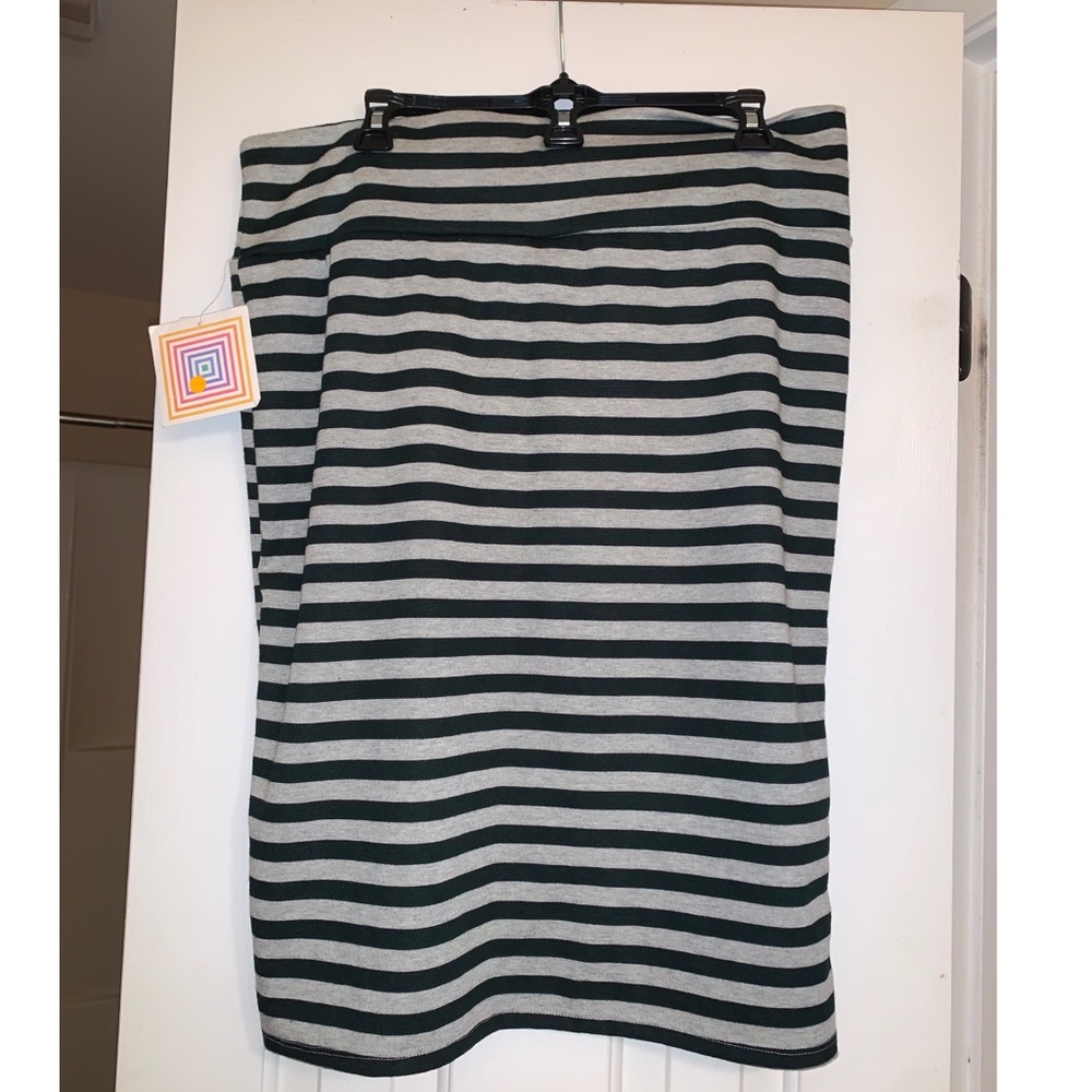 NWT LuLaRoe Cassie Size 2XL Skirt Black and Grey